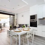 Paradise Luxury Apartament *